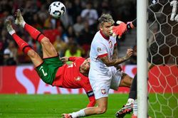 Kết quả UEFA Nations League: Ronaldo lập siêu phẩm giúp Bồ Đào Nha thắng đậm, Tây Ban Nha dễ dàng vượt qua Đan Mạch