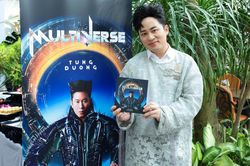 Tùng Dương ra mắt album 'Đa vũ trụ' ngay trước liveconcert 'Người đàn ông hát'
