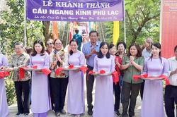 Phú Tân khánh thành cầu ngang kênh Phú Lạc