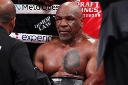HLV của Mike Tyson giải thích lý do thua thảm trước Jake Paul, hé lộ hướng đi tiếp theo của huyền thoại