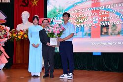 Trường THPT chuyên Lê Quý Đôn tuyên dương khen thưởng giáo viên tiêu biểu
