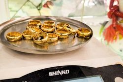 Giá vàng tại Nghệ An hôm nay (18/11): Cao hơn giá vàng trong nước từ 500- 700.000 đồng/lượng