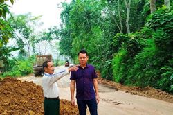 Đảng viên có uy tín trong đồng bào dân tộc thiểu số