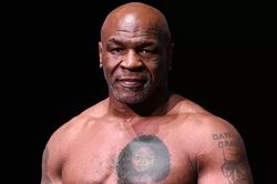 Mike Tyson suy sụp hoàn toàn khi con gái 4 tuổi qua đời vì tai nạn thương tâm và hình xăm đầy ý nghĩa ở trên ngực