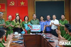Khen thưởng lực lượng công an triệt phá đường dây cá độ hơn 2.000 tỷ đồng