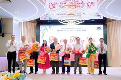 Phòng Giáo dục và Đào tạo TP. Nha Trang: Gặp mặt truyền thống nhân Ngày Nhà giáo Việt Nam
