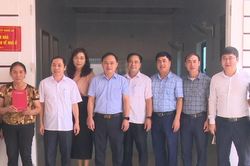 Ban Tổ chức Tỉnh ủy bàn giao nhà Đại đoàn kết tại xã Giang Sơn Tây, huyện Đô Lương