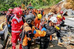 Lở đất ở Indonesia khiến 4 người trong một gia đình thiệt mạng