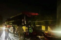 Tai nạn liên hoàn trên quốc lộ 5, hai người nhập viện