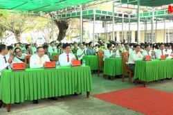 Trường THPT Nguyễn Văn Thoại họp mặt kỷ niệm 42 năm Ngày Nhà giáo Việt Nam (20/11)