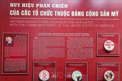 Thành phố Hồ Chí Minh trưng bày chuyên đề về huy hiệu phản chiến