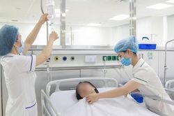 Đột quỵ ngày càng trẻ hóa, nữ giới có nguy cơ cao hơn nam