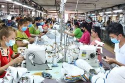 Giày dép, dệt may gấp rút tìm nguyên liệu trong nước