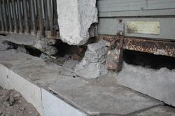 Nhà tái định cư ở Hà Nội xuống cấp nghiêm trọng: Người dân mòn mỏi chờ kinh phí bảo trì