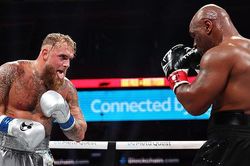 Lộ rõ bằng chứng trận giữa Mike Tyson và Jake Paul bị dàn xếp, huyền thoại võ thuật Hollywood 'thêm dầu vào lửa'