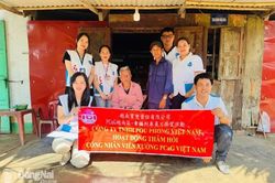 Chuyến xe hạnh phúc, mang yêu thương đến với công nhân