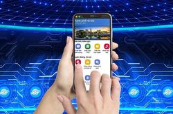 Loạt tiện ích mới từ việc tích hợp VNeID vào ứng dụng iHanoi