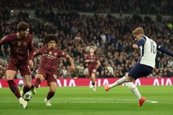 Man City có cởi được nút thắt Tottenham?