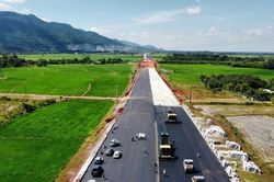 Giải bài toán thiếu mặt bằng và vật liệu san lấp