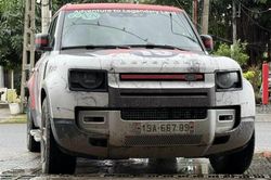 Đại gia Việt cưỡi Land Rover Defender hơn 7 tỷ 'phượt' 3 quốc gia