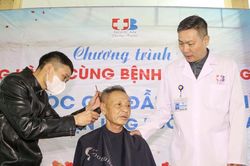 Bác sĩ Nguyễn Văn Hướng: 'Hạnh phúc là được cho đi'
