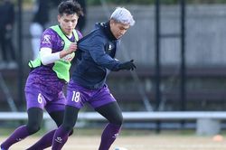 HLV Kim Sang Sik tăng khối lượng tập luyện, tuyển Việt Nam chính thức có Trưởng đoàn dự ASEAN Cup