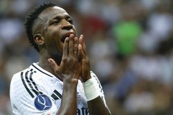 Real Madrid điêu đứng, Vinicius lỡ đại chiến Liverpool