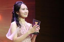 Nữ thủ khoa xinh đẹp là 'sinh viên của năm' tại Trường ĐH Y Hà Nội