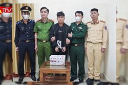 Xem cảnh 'bắt nóng' đối tượng vận chuyển 4kg ma túy đá