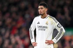 Real Madrid thua Liverpool, Bellingham vẫn kiên nhẫn đứng chờ xin áo đấu của một cầu thủ đặc biệt