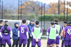 HLV Kim Sang Sik tiết lộ lý do luyện hát Quốc ca Việt Nam