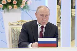 Tổng thống Putin lần đầu tiết lộ uy lực của tên lửa đạn đạo 'không có đối thủ' Oreshnik