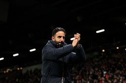 Amorim 'ngạc nhiên' vì MU thắng, ca ngợi người hâm mộ ở Old Trafford là những người 'đặc biệt'