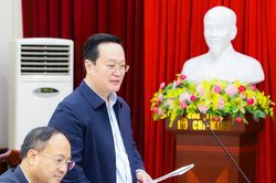Bí thư Tỉnh ủy, Chủ tịch UBND tỉnh Nguyễn Đức Trung dự, chỉ đạo hội nghị kiểm điểm Ban Thường vụ Thành ủy Vinh