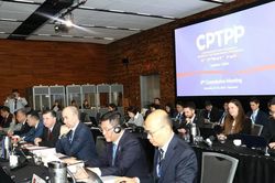 Việt Nam tăng cường quan hệ với Canada, Singapore