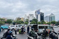 Điều tra nguyên nhân một 'cua-rơ' nằm chết giữa đường ở TPHCM
