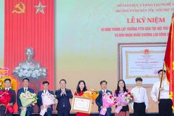 Trường Phổ thông trung học DTNT Nghệ An kỷ niệm 40 năm thành lập và đón nhận Huân chương Lao động hạng Ba