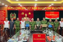 Công an tỉnh Lạng Sơn thăm, giao lưu với Công an huyện Bình Chánh (TPHCM)