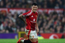 MU trả giá đắt sau trận thắng 4-0