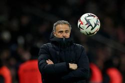 Nhiều cầu thủ PSG bất mãn với HLV Enrique
