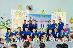 Mang 'Bữa sáng yêu thương' đến với học sinh nghèo