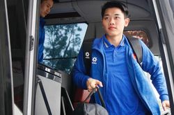 Thầy trò HLV Kim Sang Sik đã về đến Phú Thọ, liên tiếp đón tin mừng trước ASEAN Cup