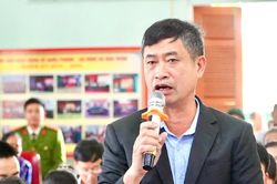 Cử tri huyện Tân Kỳ phản ánh việc cấp Giấy chứng nhận quyền sử dụng đất chậm, người dân phải đi lại nhiều lần