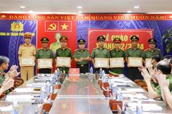Khen thưởng các tập thể, cá nhân thuộc Công an thành phố có thành tích xuất sắc