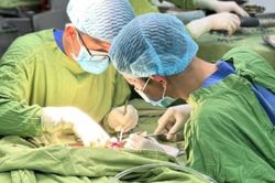Kịp thời nối cẳng tay đứt lìa cho 1 em học sinh