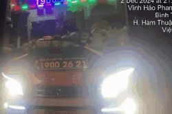 Dừng xe trên cao tốc để khách đi vệ sinh, tài xế bị CSGT phạt nặng