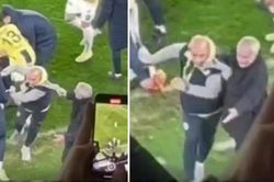 Mourinho gây bão với hành động ngăn trợ lý ăn mừng cùng các cầu thủ