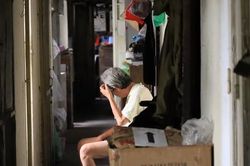 Mong mỏi của người dân sống trong khu tập thể cũ chờ 'lên đời' cao ốc