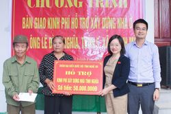 Đoàn đại biểu Quốc hội tỉnh Nghệ An hỗ trợ làm nhà ở cho hộ nghèo