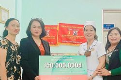 Công ty TNHH Oriflame Việt Nam tặng sản phẩm dinh dưỡng cho bệnh nhân Gia Lai